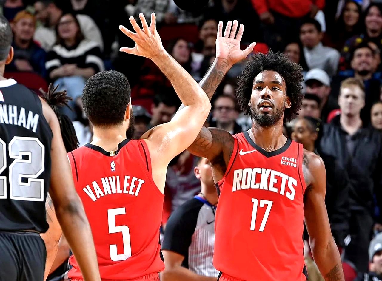 关键球打成后教练激动怒吼