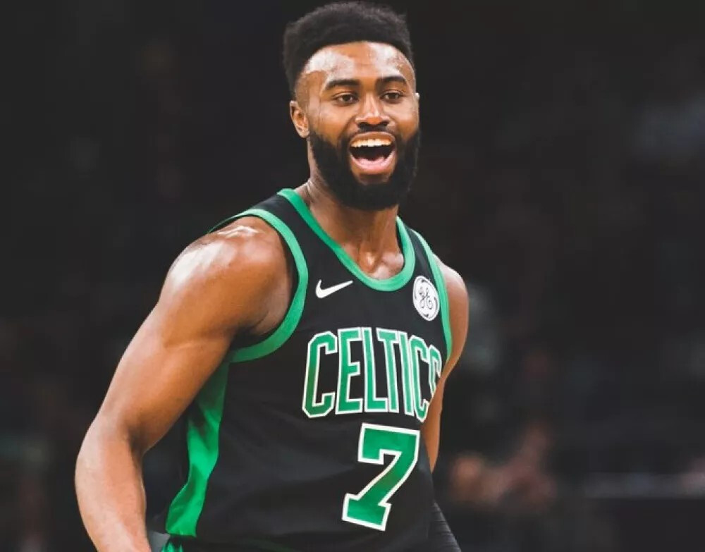 克里斯·塞尔（Chris Sale）转战红袜首年即在世界大赛投出最后一次三振夺冠