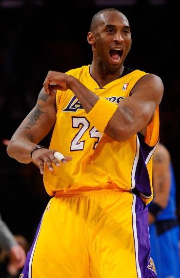 国米4‑0大胜科莫，一举登顶意甲积分榜