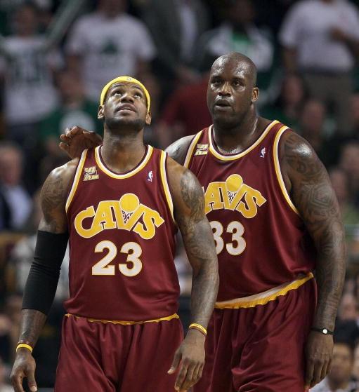 湖人詹姆斯关键封盖锁定胜局