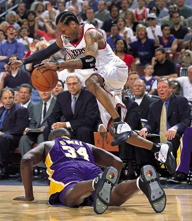 CBA：新疆男篮大胜广州终结四连败