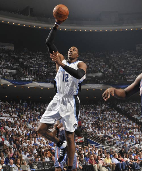 根本防不住！杰曼半场10中7高效轰下20分1板5助1帽