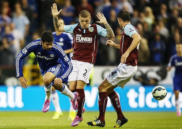 勇士惨败老鹰暴露三大隐患，库里应借鉴詹姆斯主动施压管理层