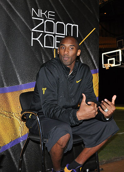 打通任督二脉！巴特勒突破快下+外线干拔三分接连帮助球队挽回颜面