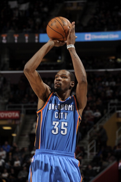 简直令人叹为观止，11年前的今天，拉姆塞打进了欧冠历史上最伟大的进球之一