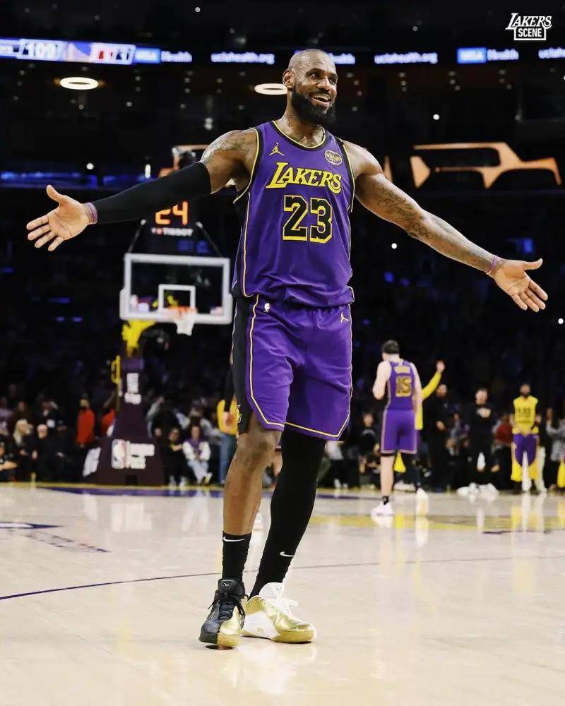 决战星期四：懂球帝2-0战胜北京印刷学院，芃澈回归懂球帝FC