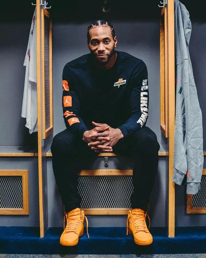 休斯顿太空人由于连续百败赛季，换回了大量未来潜力股并开始重建