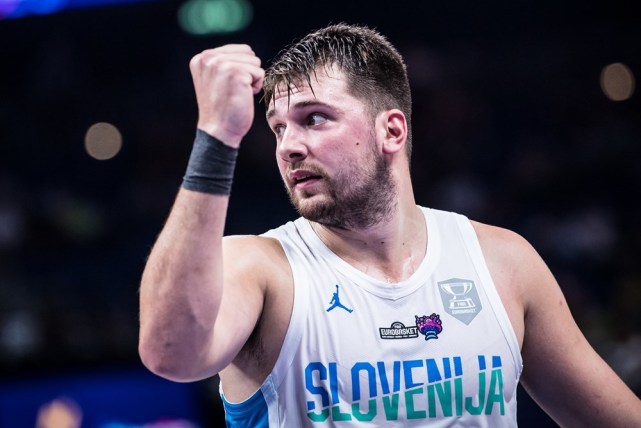 NFL常规赛第十八周达阵合辑：梅耶15码连线 特鲁比斯基炫4达阵